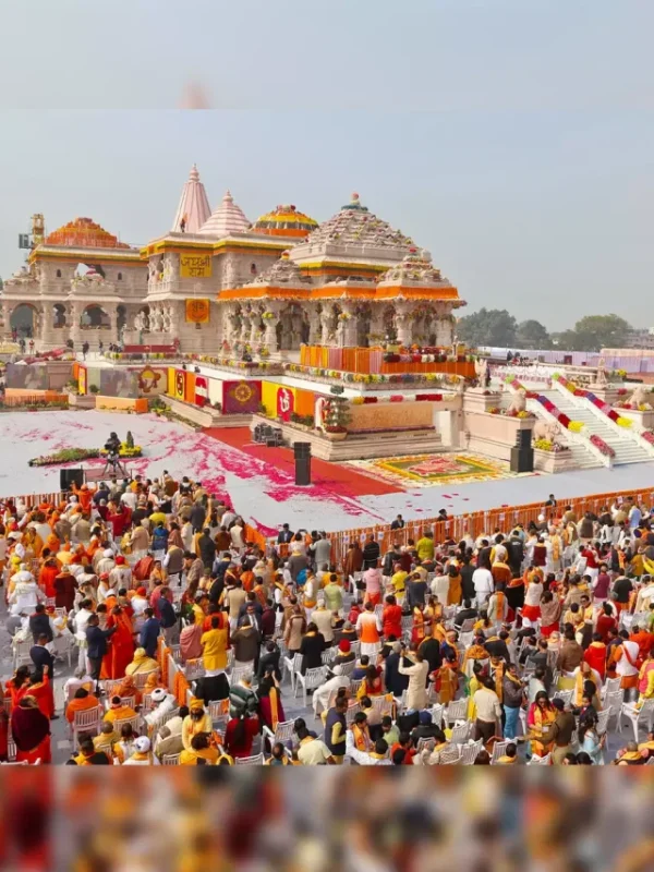 devotees-continue-to-throng-ram-mandir-in-ayodhya-on-fifth-day-after-pran-pratishtha-ceremony