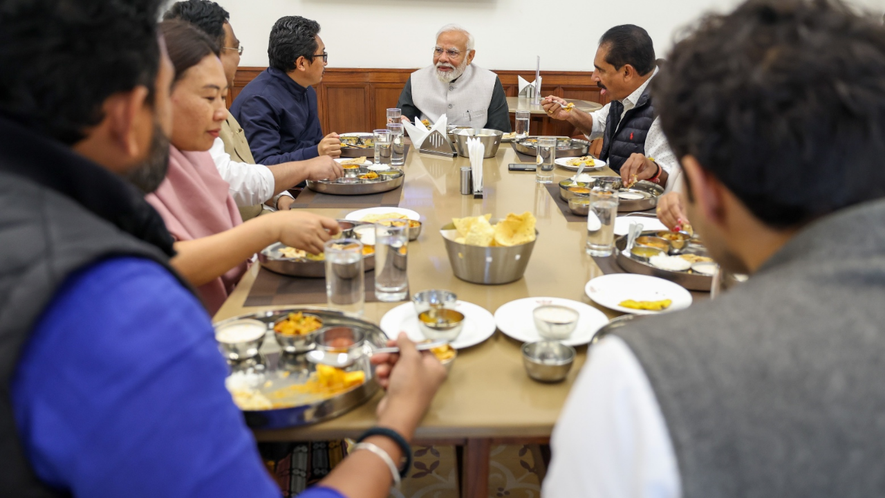 PM Modi lunch with MPs