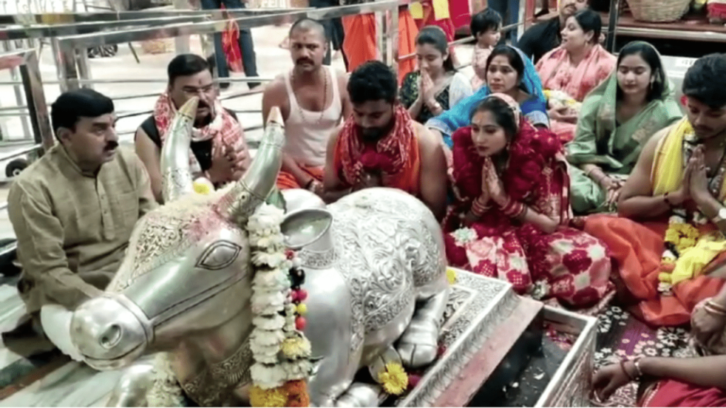 Vaibhav Yadav and Shalini Yadav at the Mahakal temple