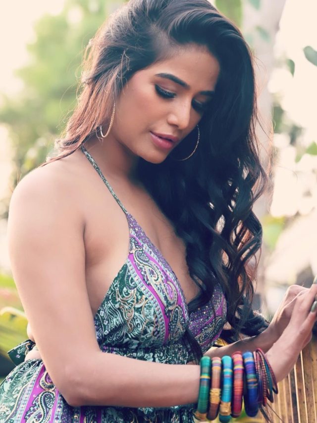 poonam-pandey_168630236100