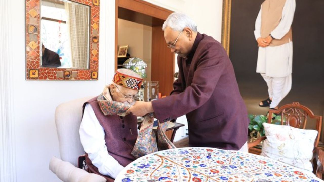 Nitish Kumar Meets LK Advani