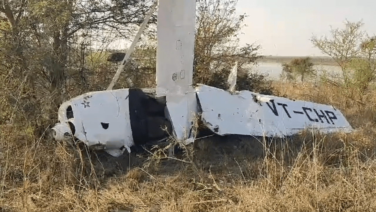 guna plane crash image