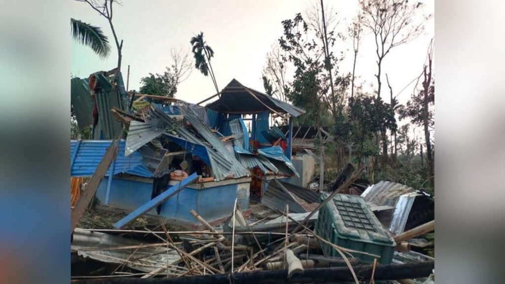 Heavy Rainfall, Heavy Rainfall in West Bengal, पश्चिम बंगाल में भारी बारिश, Storm hits Jalpaiguri