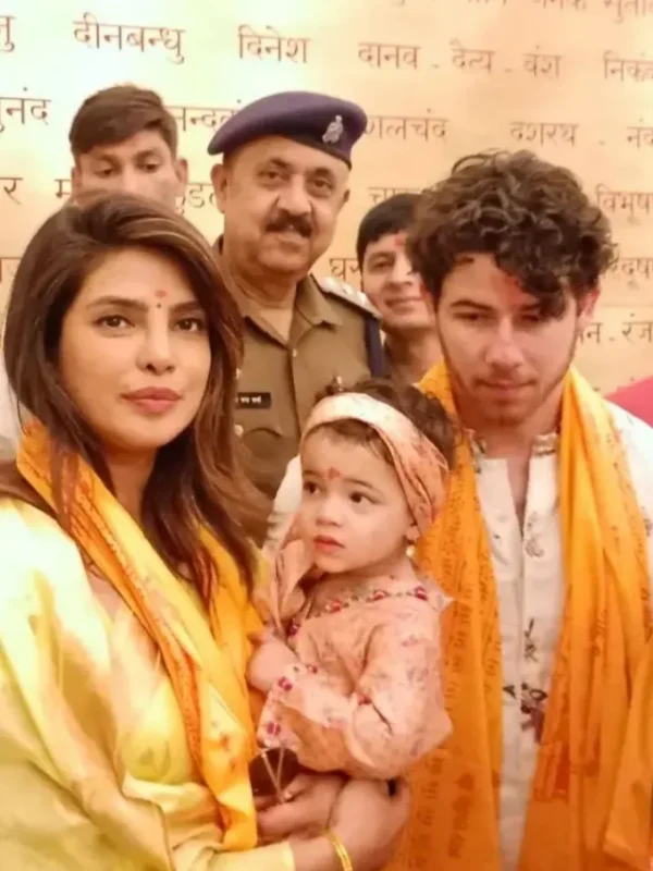 Priyanka-Chopra-At-Ayodhya-1