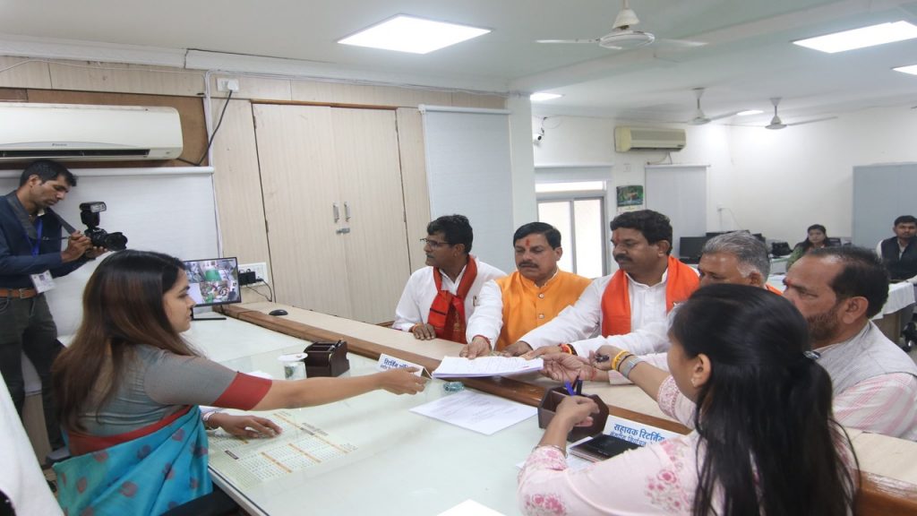 Mahendra Singh Solanki file nomination