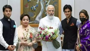 In the year 2022, Jyotiraditya Scindia, Matashree Madhviraje Scindia, wife Priyadarshini Raje, son Mahan Aryaman visited the PM residence on Wednesday and met Prime Minister Narendra Modi.