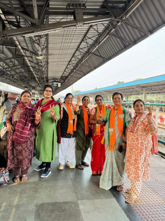 Chhattisgarh: दूसरे राज्यों में अब चुनाव प्रचार की कमान संभालेंगी महिला शक्ति, बीजेपी-कांग्रेस की इन महिला पदाधिकारियों को मिली जिम्मेदारी