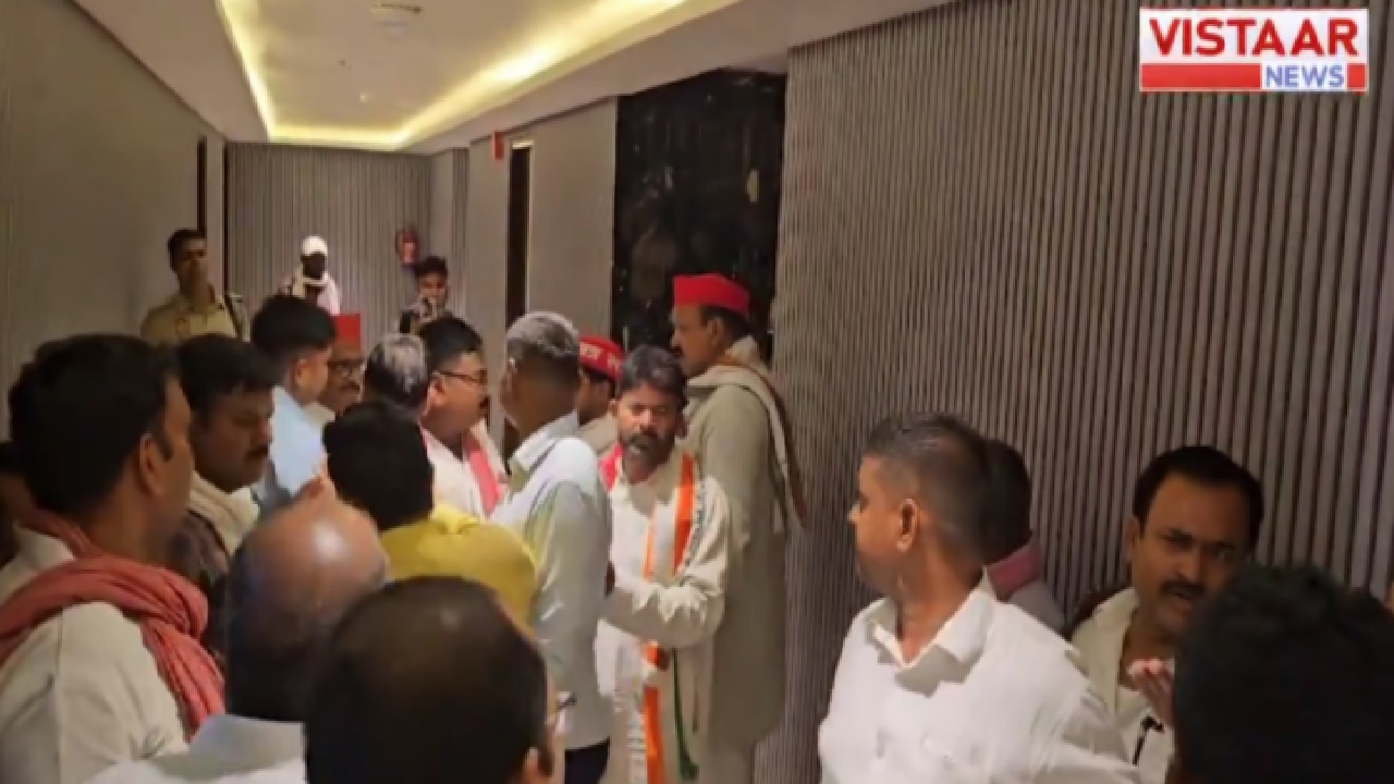 UP News: सुप्रिया श्रीनेत की PC के बाद भिड़े सपा नेता, पूर्व मंत्री सुशील टिबड़ेवाल ने पार्टी कार्यकर्ता को दी गालियां, देखें VIDEO