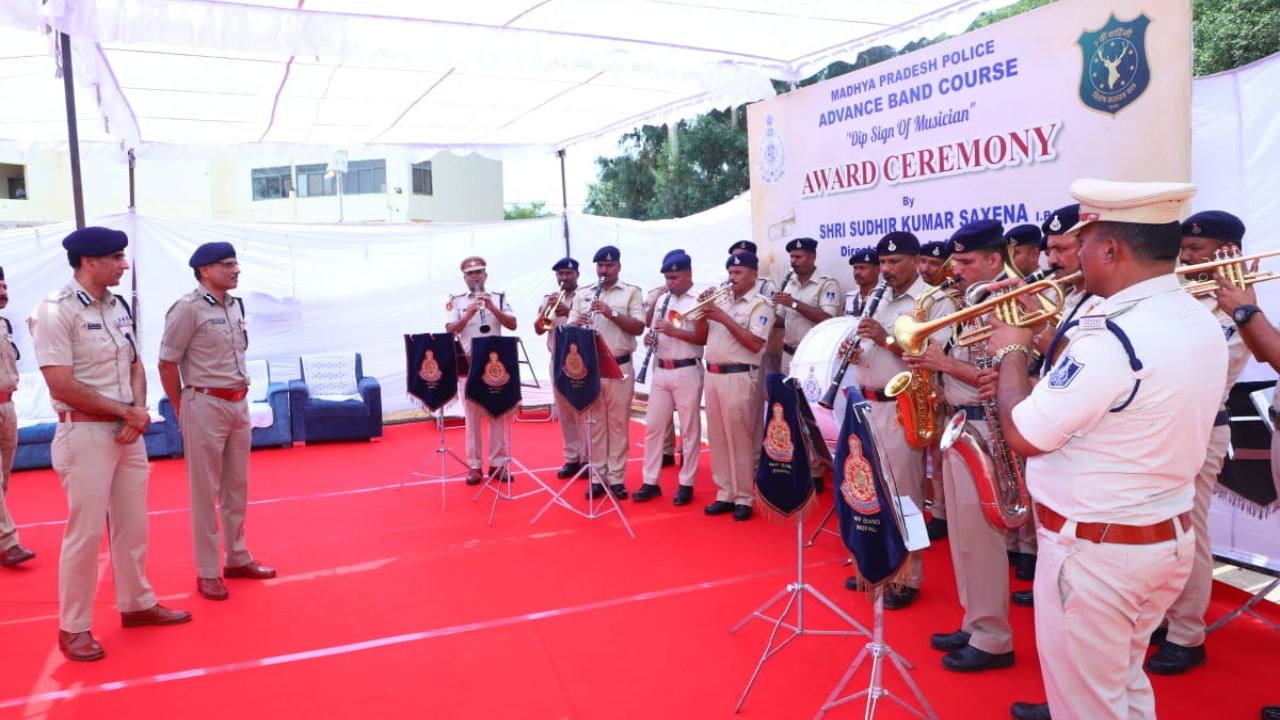 MP News, Madhya Pradesh, police band, Folk tune,