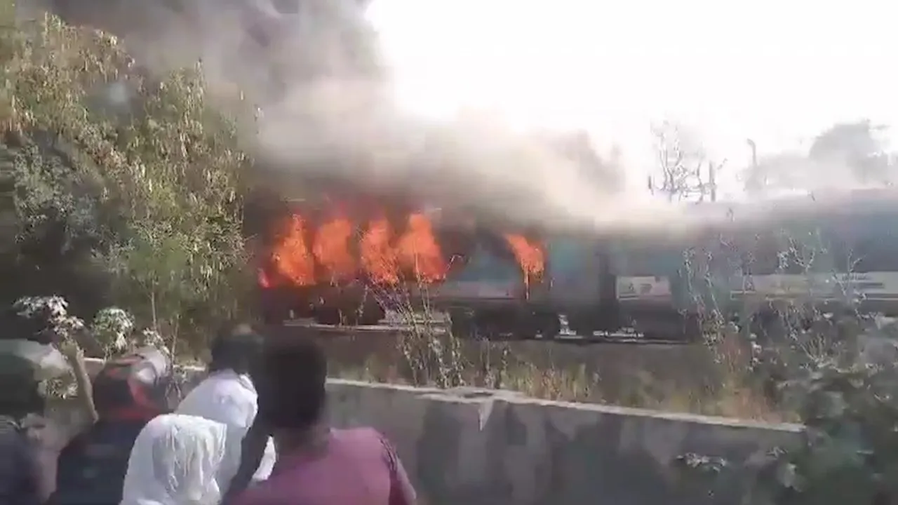 Train, Fire Incident, Taj Express, caught fire