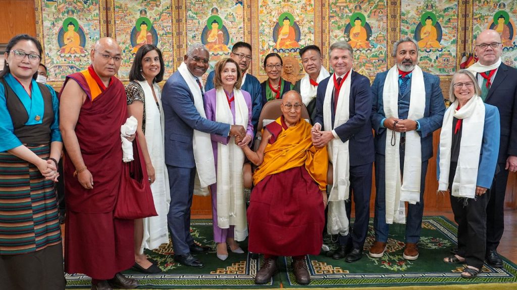 US Lawmakers Meets Dalai Lama