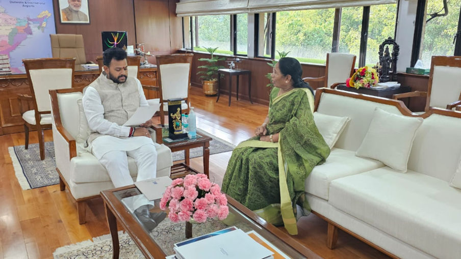 Rajya Sabha MP Sumitra Valmiki met the new Union Aviation Minister Ram Mohan Naidu at his ministry in Delhi.