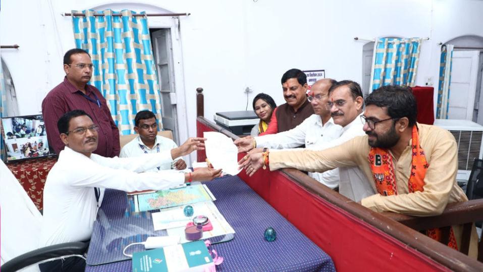 BJP's Kamlesh Shah has filed his nomination from Amarwada Assembly.