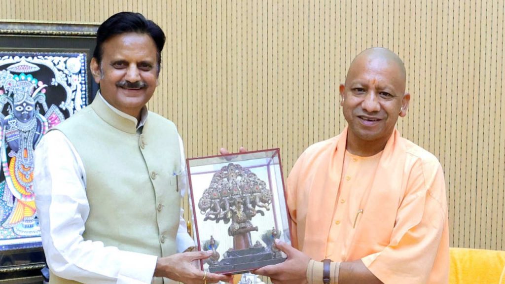 MP Deputy CM Rajendra Shukla meeting UP CM Yogi Adityanath