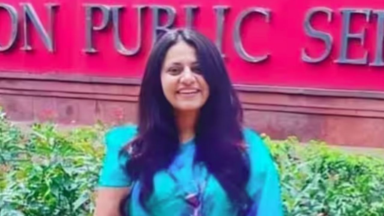 IAS Trainee Puja Khedkar Row