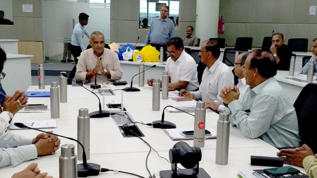 Ramnivas Rawat reviewing the departmental activities of the Forest Department at Van Bhawan.