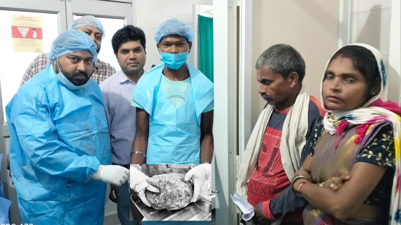 Everyone is shocked after a 15 kg lump was removed from the woman's stomach.