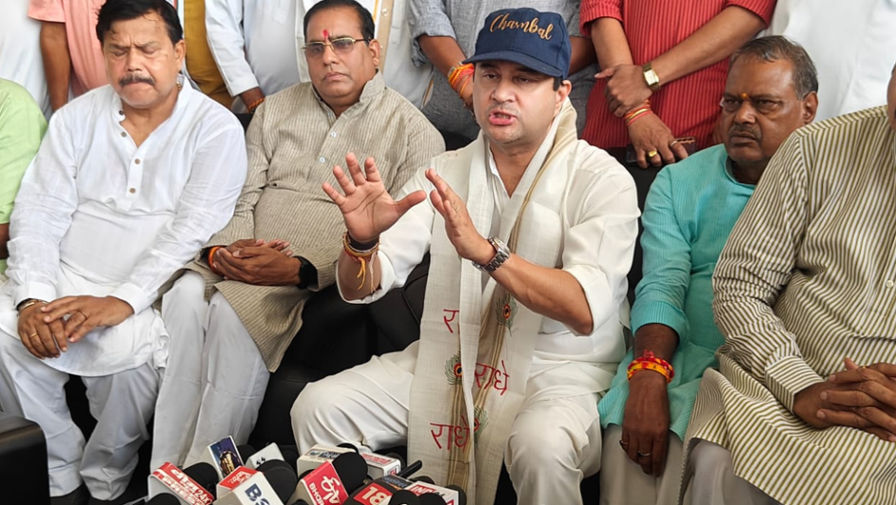 Union Telecom Minister Jyotiraditya Scindia talking to the media