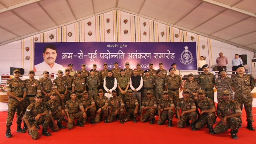 CM Mohan Yadav with brave soldiers