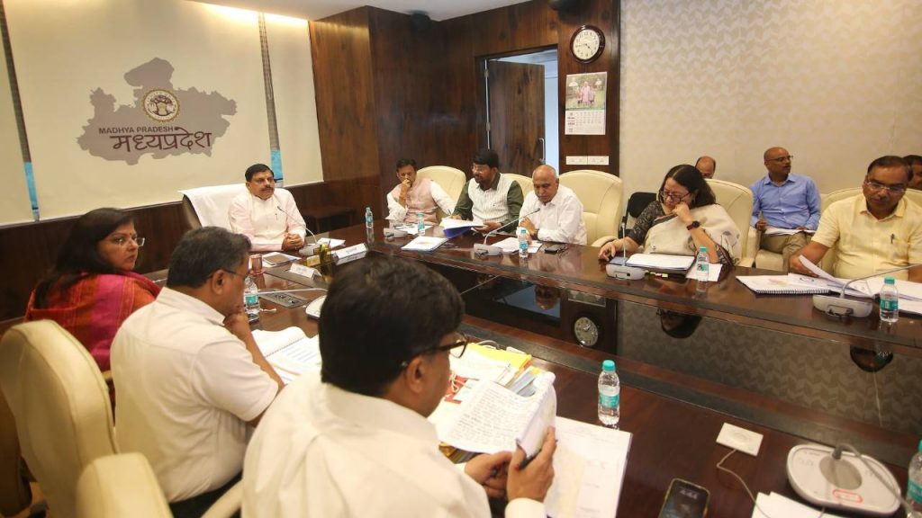 Chief Minister Dr. Mohan Yadav holding a meeting in the Ministry (Photo: Information Department, Madhya Pradesh)