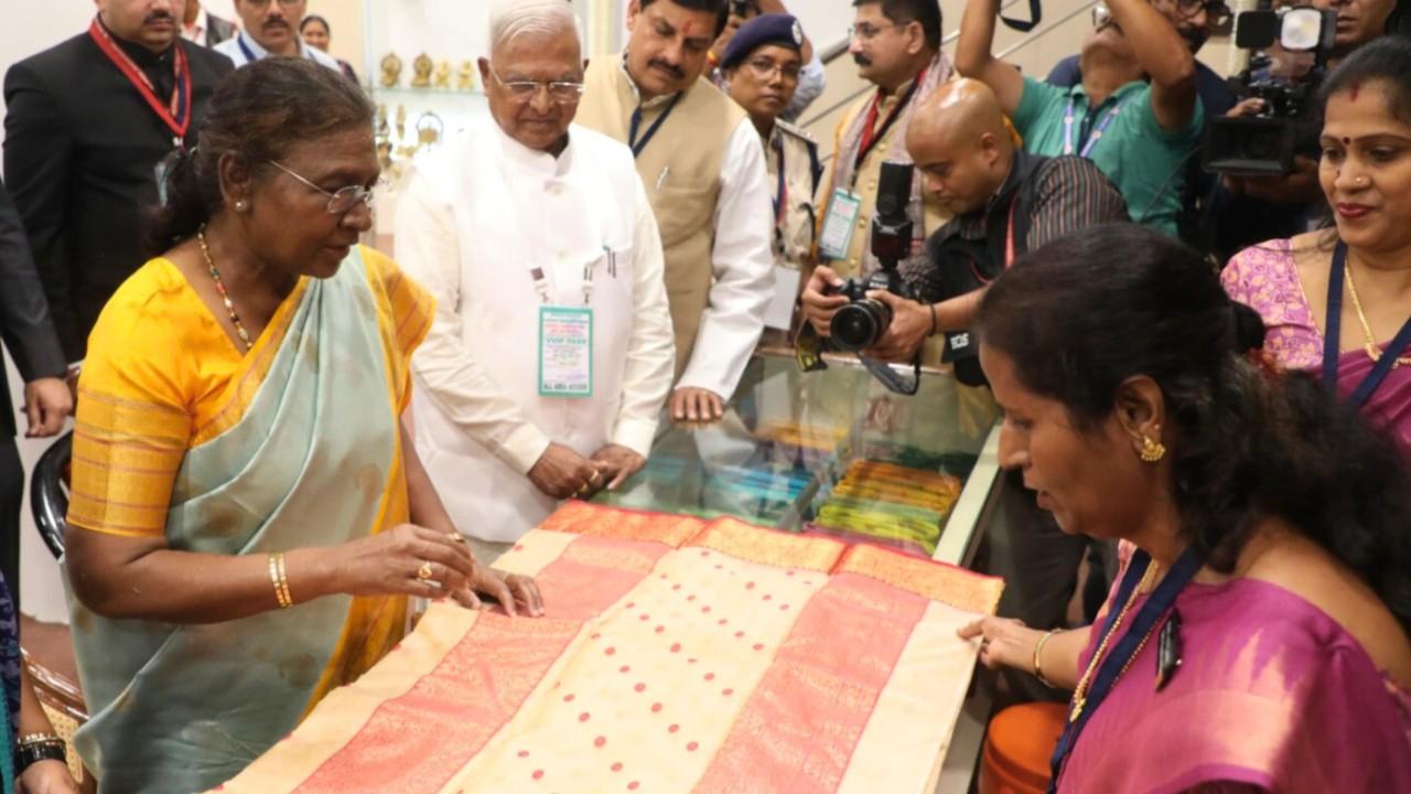 President Draupadi Murmu bought two sarees from Mrignayani Emporium.