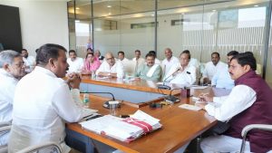 CM Mohan Yadav meeting Leader of Opposition Umang Singar and Congress MLAs at the Chief Minister's residence.