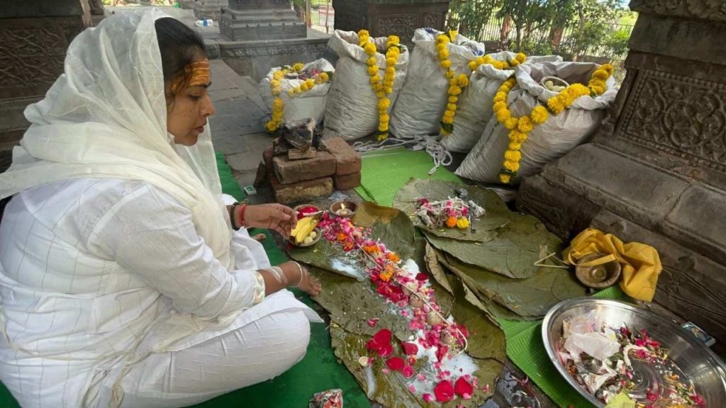 Dr. Bhagyashree Kharkadia performed Pind Daan of unknown abandoned people.