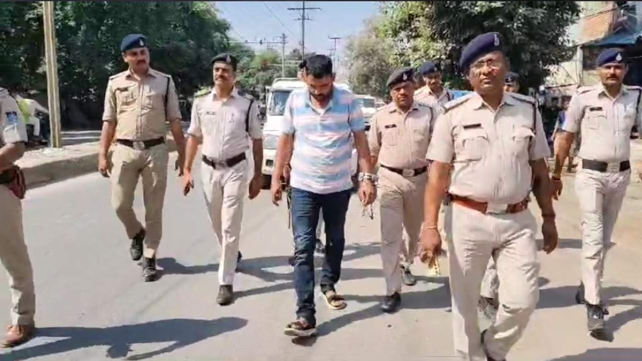 The criminal accused in 17 cases was caught from Rajasthan