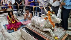 Nikita Porwal reached Baba Mahakal's darshan wearing the crown of Miss India