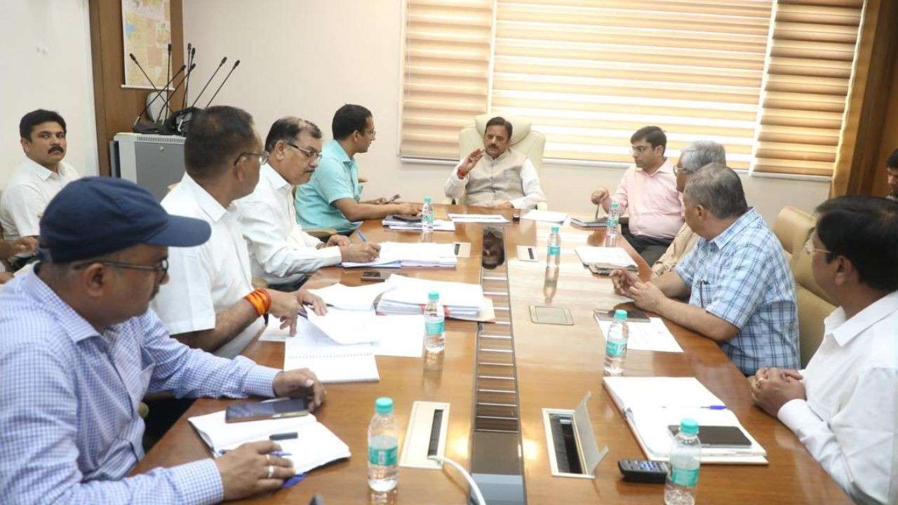 Deputy CM Rajendra Shukla gave instructions regarding construction work