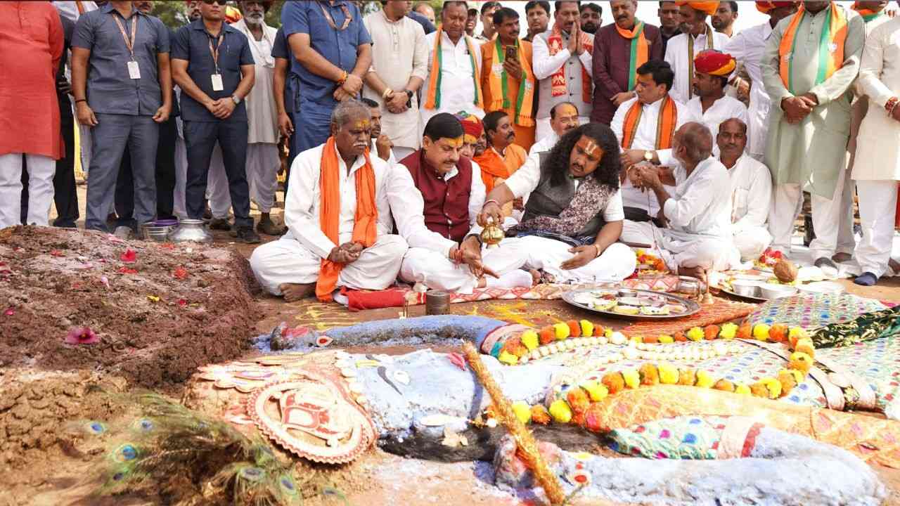 CM Dr. Mohan Yadav performed Govardhan Puja in Goras in Sheopur