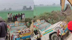 Three workers died in a pickup vehicle accident in Ujjain's Mahidpur