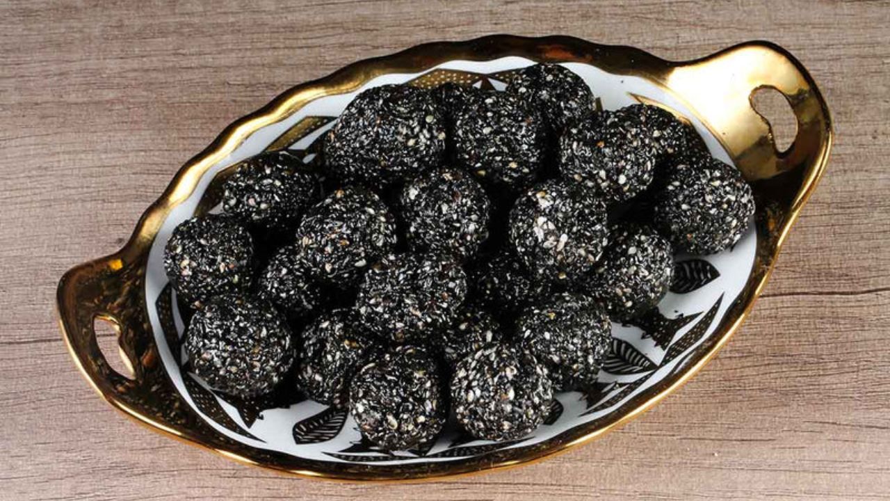 BLACK TIL LADDU