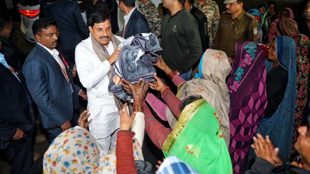 CM Mohan Yadav did a surprise inspection of Bhopal's night shelter