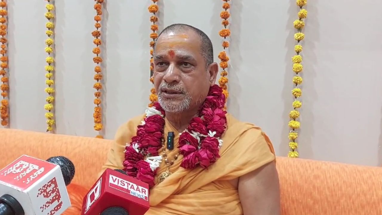 Shankaracharya Sadanand protested against Baba Bageshwar's Hindu unity tour