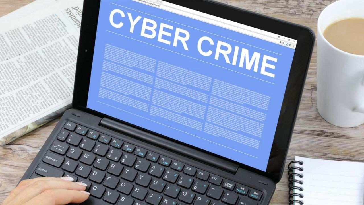 Cyber ​​thugs looted 1.99 lakh rupees from a lawyer in Gwalior