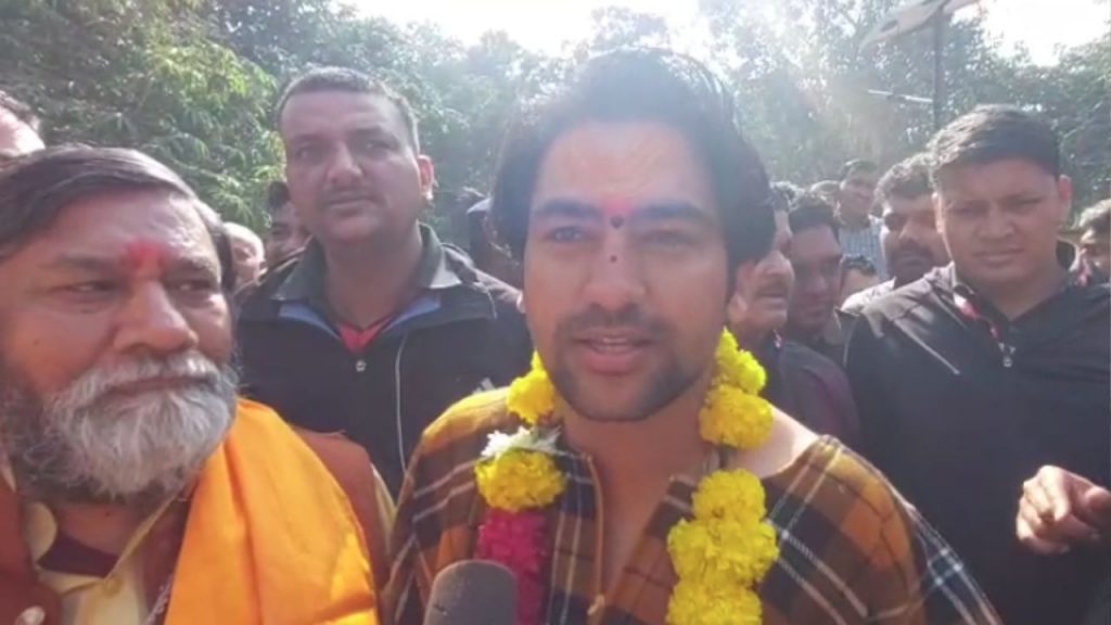 Baba Bageshwar visited Pitambara Devi in ​​Datia