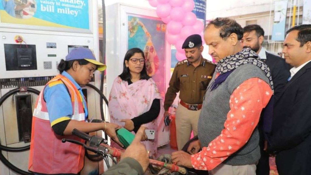 Collector Ruchika Chauhan started Shakti Didi initiative in Gwalior