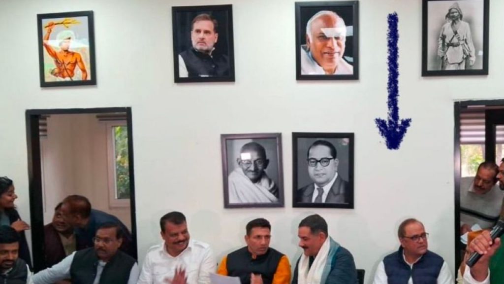 Bhopal: Politics on the photo of Bheemram Ambedkar and Mahatma Gandhi