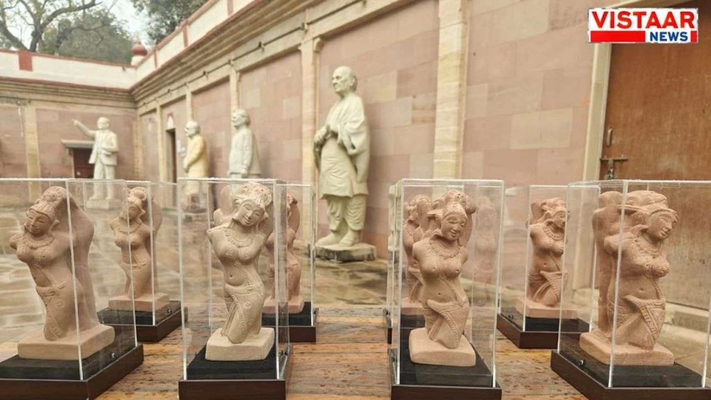 The replica of 'Indian Monalisa' made in Gwalior will be gifted to investors