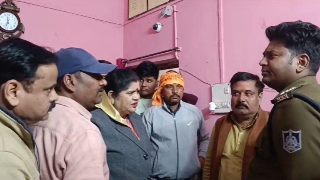 Gwalior: Imarti Devi threatened the policeman and asked him to file an FIR