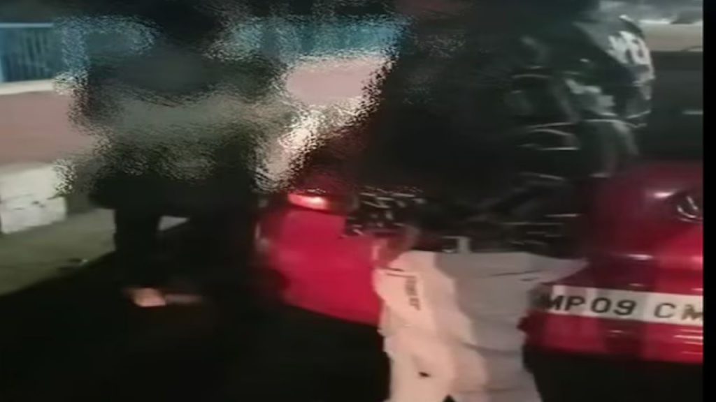 High voltage drama on VIP road of Bhopal