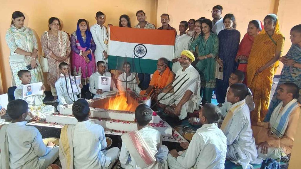 Ujjain: Chilli Yagna was performed at Baglamukhi temple for India's victory