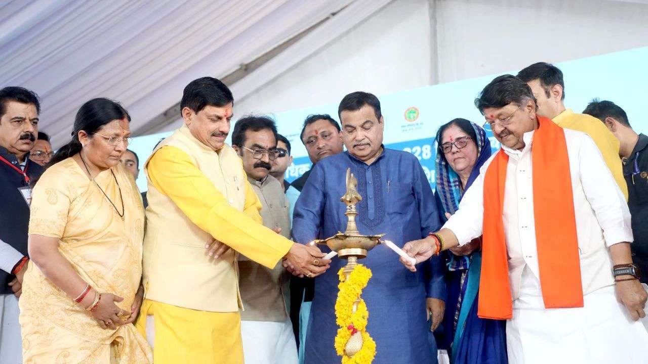 Union Minister Nitin Gadkari performed Bhoomi Pujan for 10 road projects