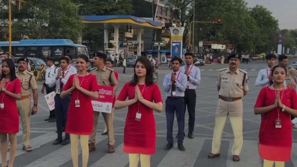 Indore: Video of air hostess explaining traffic rules goes viral