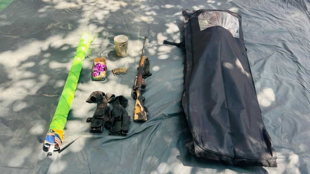 Naxalite carrying a reward of Rs 3 lakh killed in encounter.