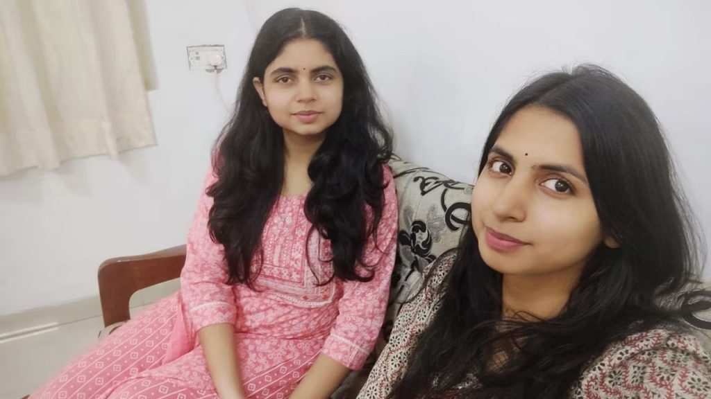 Two real sisters living in Unnao achieved success in UPSC together.