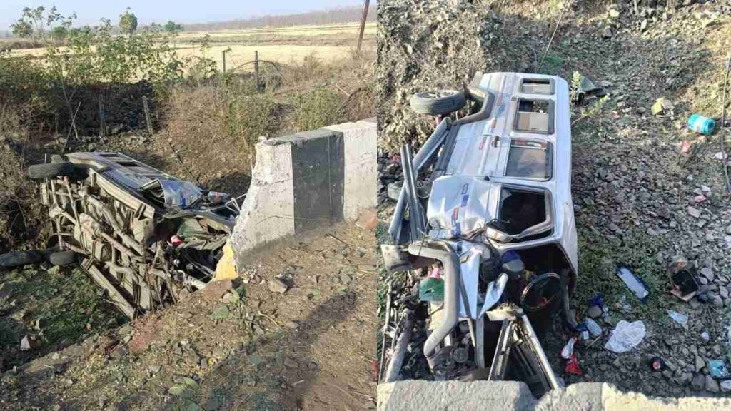 A jeep fell into a 10 feet deep ditch in Raisen, 6 people died in the accident