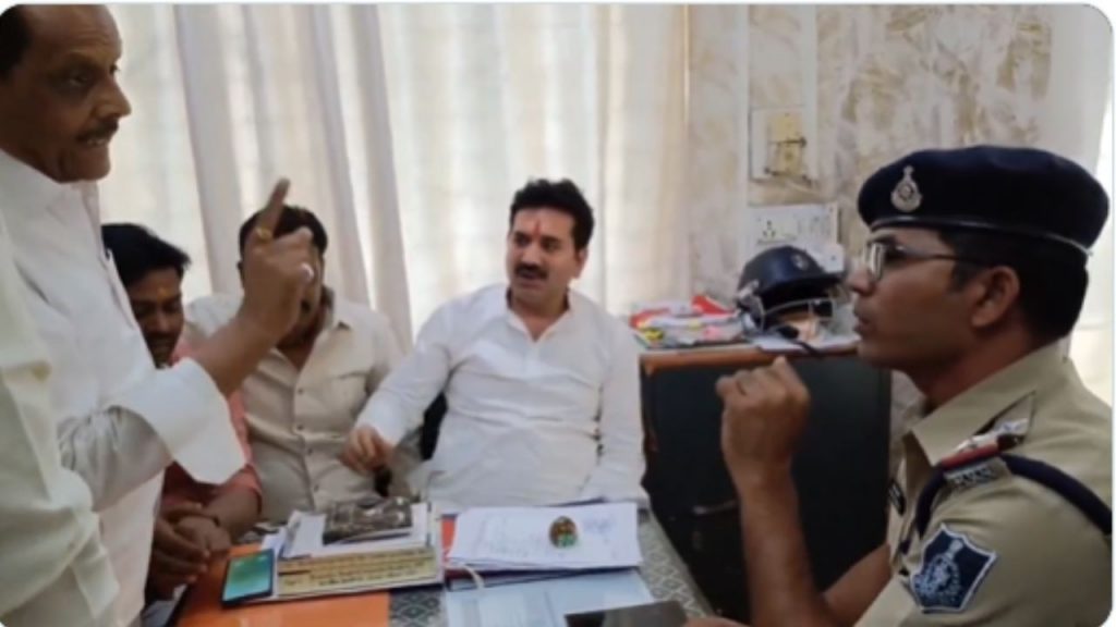 Argument between BJP councilor and TI in the presence of BJP MLA.