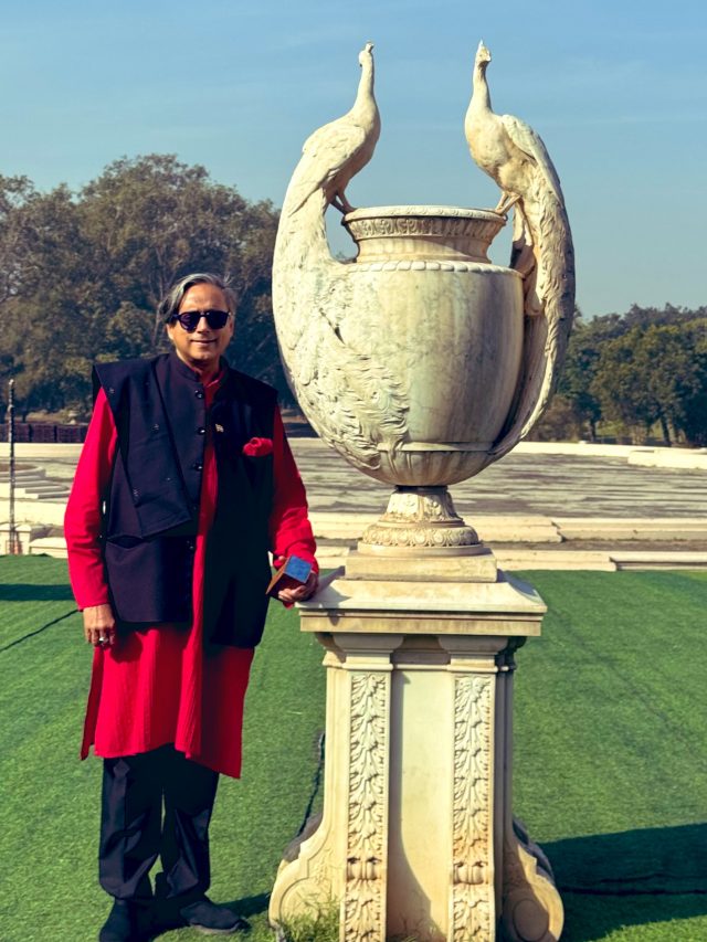 शशि थरूर